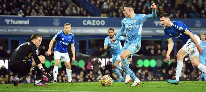 Souboj Evertonu s Manchesterem City v závěru rozhodl Phil Foden