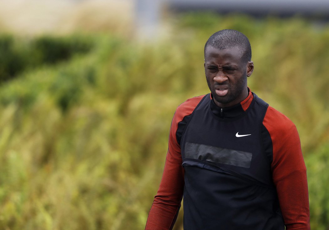 Záložník Yaya Touré na tréninku Manchesteru City