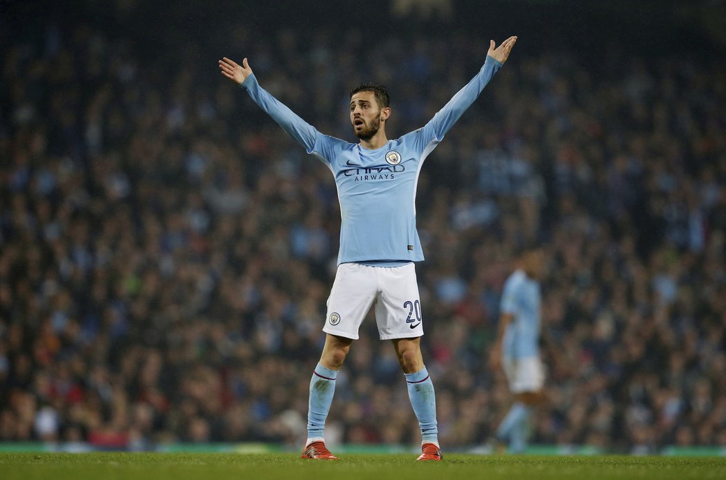 Bernardo Silva se na rozhodčího hodně zlobi