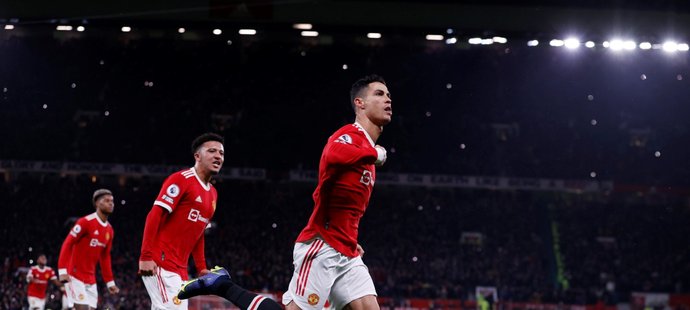 Famózní Cristiano Ronaldo vstřelil v zápase proti Arsenalu dvě branky a pomohl United k výhře