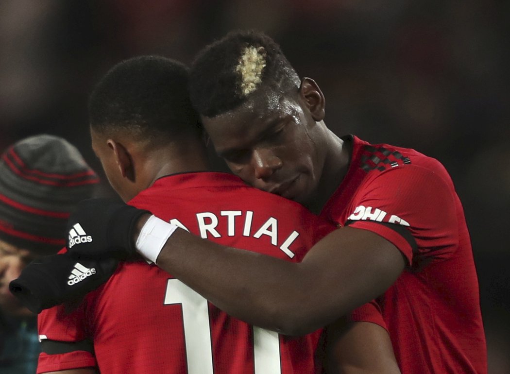 Paul Pogba a Anthony Martial řídili výhru United nad Evertonem