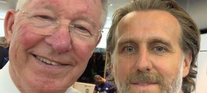 Karel Poborský si pořídil na utkání legend Manchesteru United a Bayernu Mnichov selfie s trenérem Alexem Fergusonem