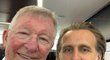 Karel Poborský si pořídil na utkání legend Manchesteru United a Bayernu Mnichov selfie s trenérem Alexem Fergusonem