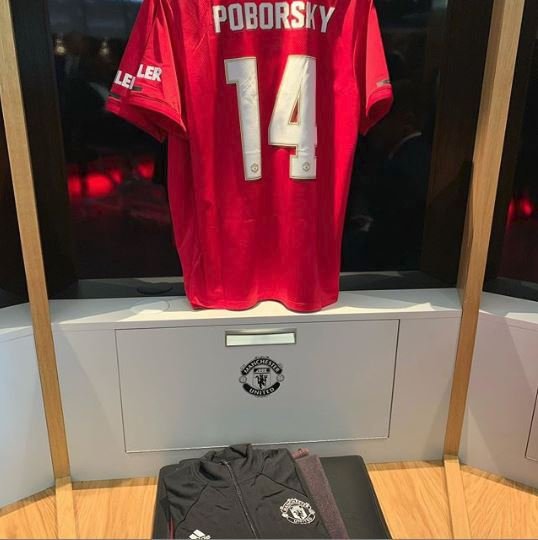 Karel Poborský nastoupil v zápase legend Manchesteru United proti Bayernu Mnichov v dresu s číslem 14