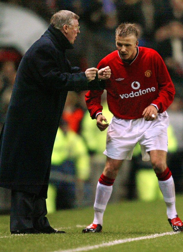 David Beckham v dresu Manchesteru United. Sám by prý Old Trafford nikdy neopustil.