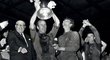 Bobby Charlton dovedl Manchester United v roce 1968 k vítězství v PMEZ, předchůdce Ligy mistrů
