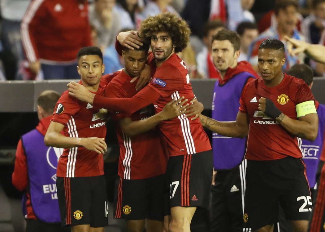 Hráči Manchesteru United slaví branku do sítě Celty Vigo v úvodním semifinále Evropské ligy