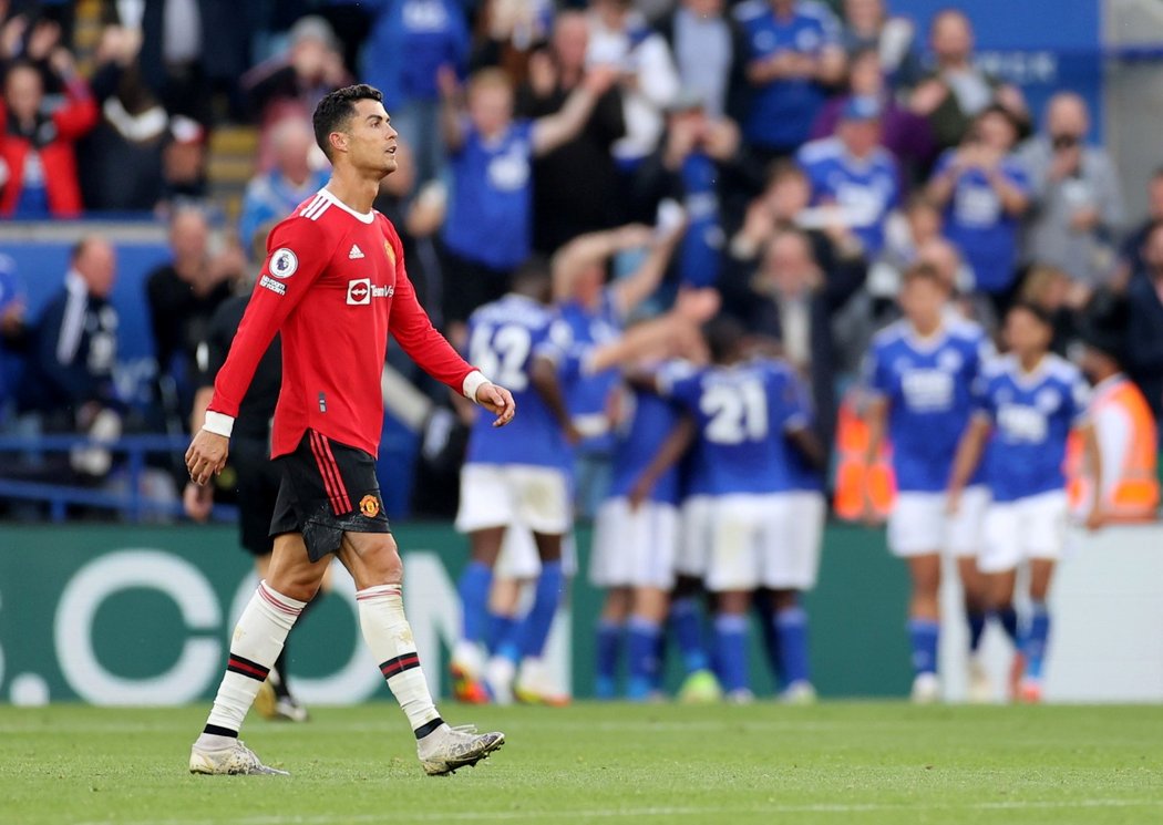 Cristiano Ronaldo z Manchesteru United během utkání na hřišti Leicesteru