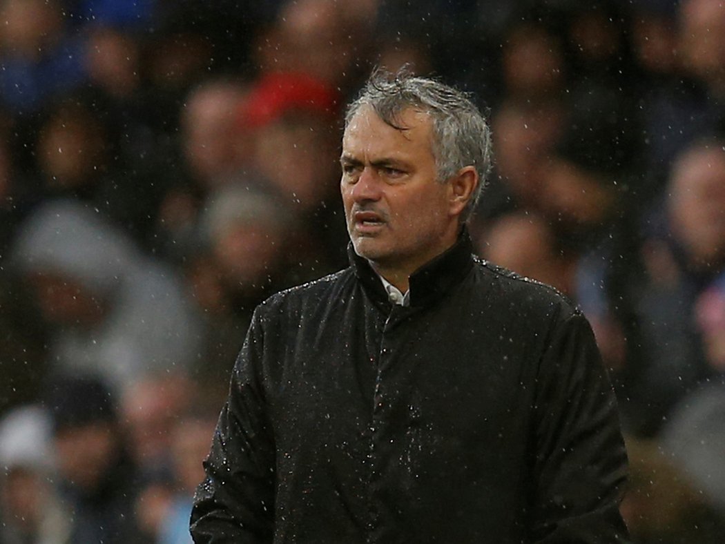 Zklamaný kouč Manchesteru United José Mourinho