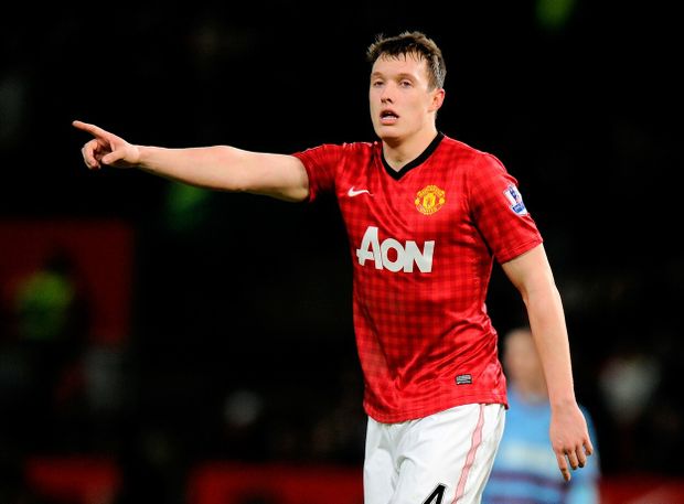 Phil Jones v dresu Manchesteru United Phil Jones v dresu Manchesteru United