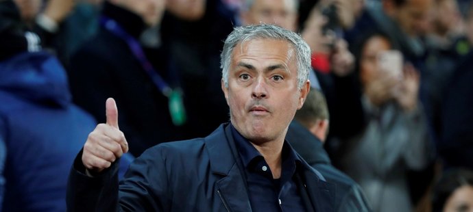 Jose Mourinho během zápasu Manchester United - Valencia v rámci Ligy mistrů