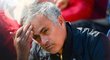 Další osud Josého Mourinha v Manchesteru United je kvůli nevýrazným výsledkům v ohrožení