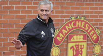 Mistr Mourinho převzal United. Co řekl o posilách, Giggsovi či výzvách