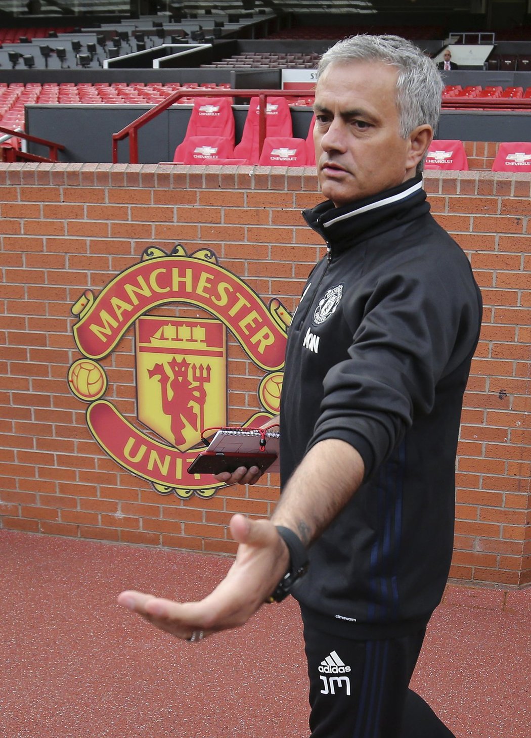 Manažer José Mourinho si první chvíle na Old Trafford užíval. Role kouče Manchesteru United je prý obrovskou výzvou.