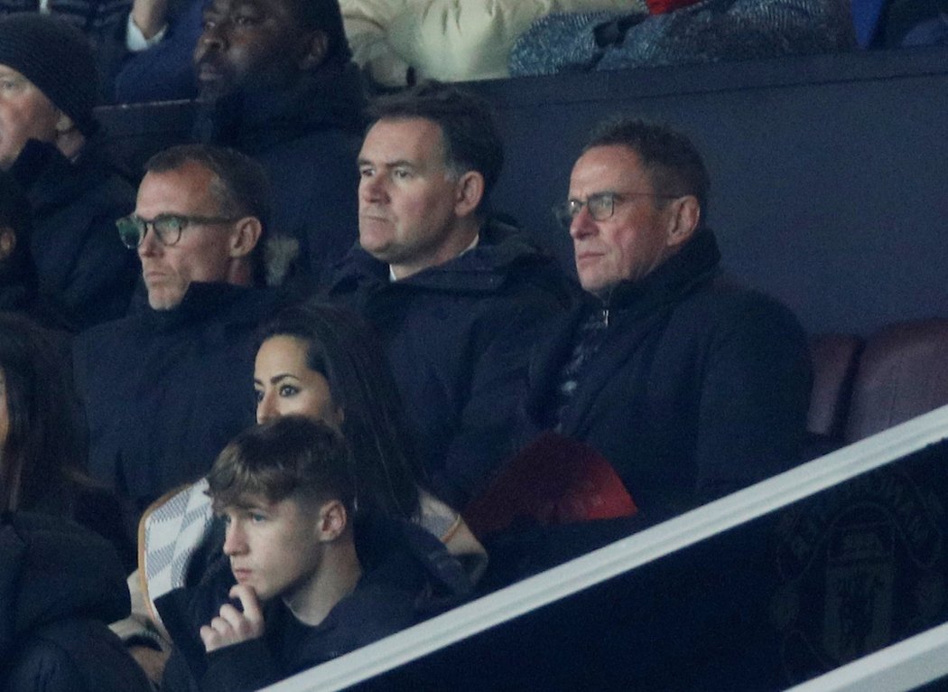 Nový trenér Manchesteru United Ralph Rangnick sledoval duel s Arsenalem ještě z tribuny