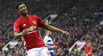 Nestarej se o góly, řekl Mourinho talentovi. Pak Rashford řádil