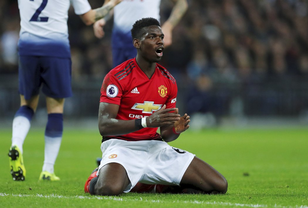 Paul Pogba během utkání na hřišti Tottenhamu