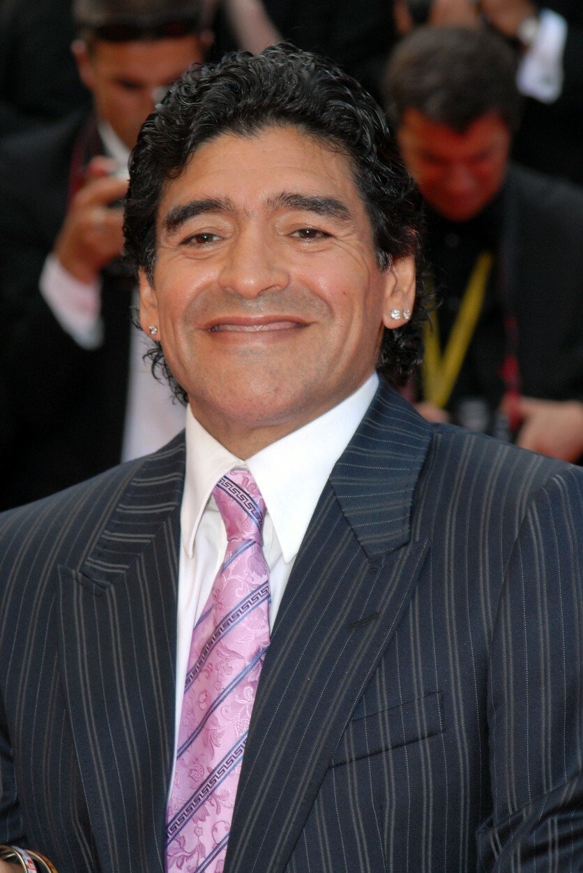 Fotbalista a trenér Diego Maradona zemřel v listopadu 2020 na infarkt
