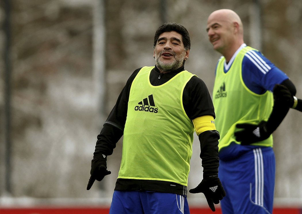 Diego Maradona si zahrál fotbal i s šéfem FIFA Giannim Infantinem