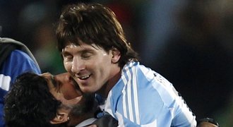 Nedostižný Messi triumfuje už i Maradonu