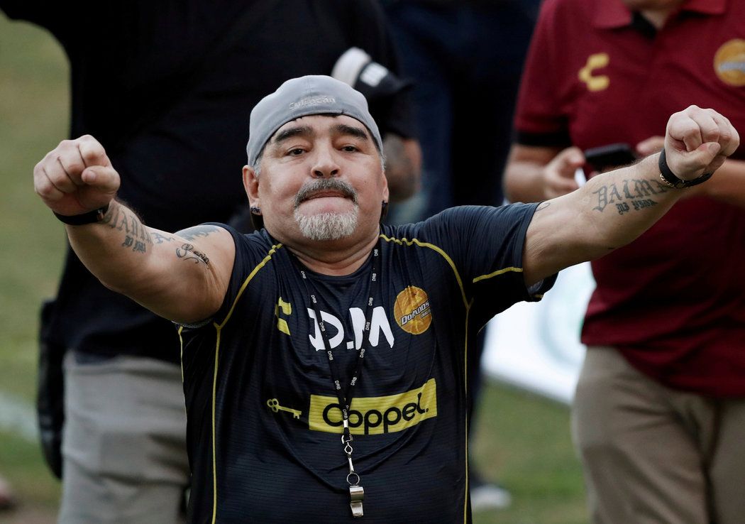 Ve věku 60 let zemřel bývalý argentinský fotbalista Diego Armando Maradona