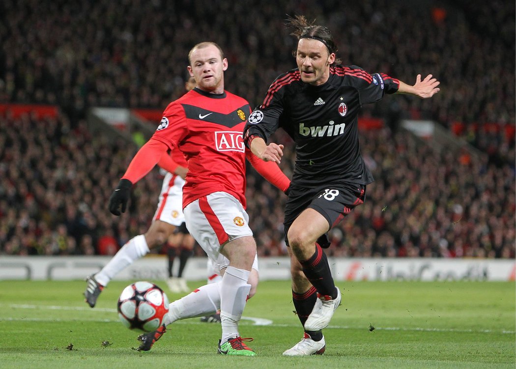 2010 - Marek Jankulovski v souboji s Waynem Rooneym