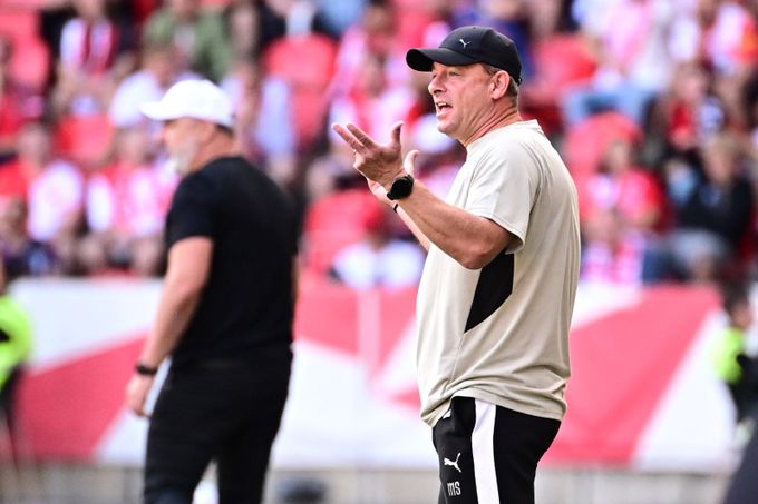 Sporná penalta Slavie vytočila Svědíka: Masakr, sudí ovlivnil zápas. Cítil jsem bezmoc... Sporná penalta Slavie vytočila Svědíka: Masakr, sudí ovlivnil zápas. Cítil jsem bezmoc...