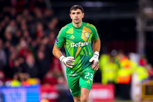 Emiliano Martínez v dresu Aston Villy Emiliano Martínez v dresu Aston Villy