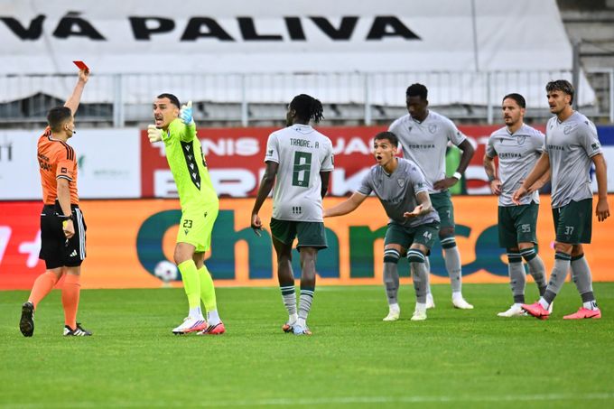 ONLINE: Jablonec - Baník 2:0. Vyloučení Chaluše potrestal Růsek, životní rána Nováka ONLINE: Jablonec - Baník 2:0. Vyloučení Chaluše potrestal Růsek, životní rána Nováka