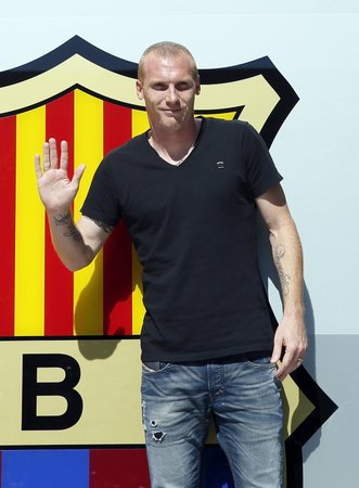 Francouzský obránce Jérémy Mathieu, nová posila Barcelony