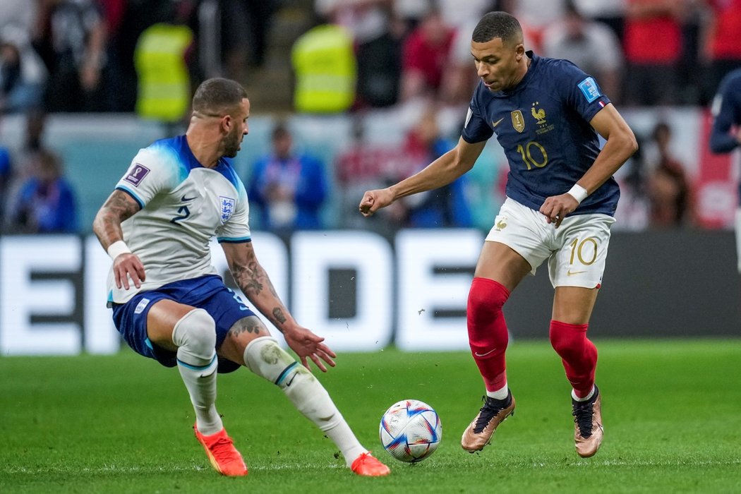 Kylian Mbappé to od argentinského brankáře schytává ze všech stran. Dočká se od Messiho za spoluhráčovo dětinské chování později omluvy?