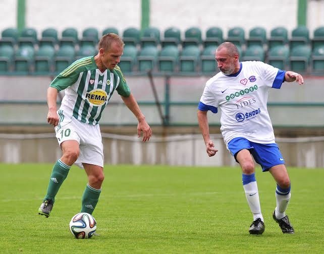 Dalibor Slezák proti Davidovi Suchařípovi.