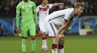 Německý obránce neunesl kritiku: Máme hrát krásný fotbal a vypadnout?