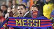Fanynka Barcelona má jedinou fotbalovou modlu, Lionela Messiho