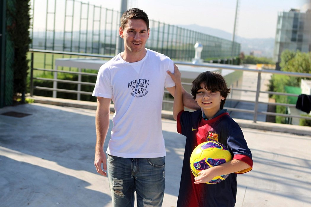 Nejlepší fotbalista planety Lionel Messi na setkání s mladým fotbalistou Gabrielem Muňizem