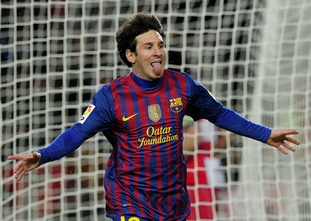 Gólové euforie. Messi slaví jednu ze tří branek do sítě Granady, čímž překonal střelecký rekord Barcelony