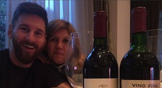Třináct tisíc za lahev vína! Messi slavil matčiny narozeniny, plácl se přes kapsu