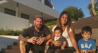 Messiho recept na klidné bydlení: Sousedé dělali rámus, a tak jejich dům koupil