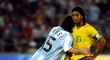 Messi v dresu Argentiny a Ronaldinho v dresu Brazilíe