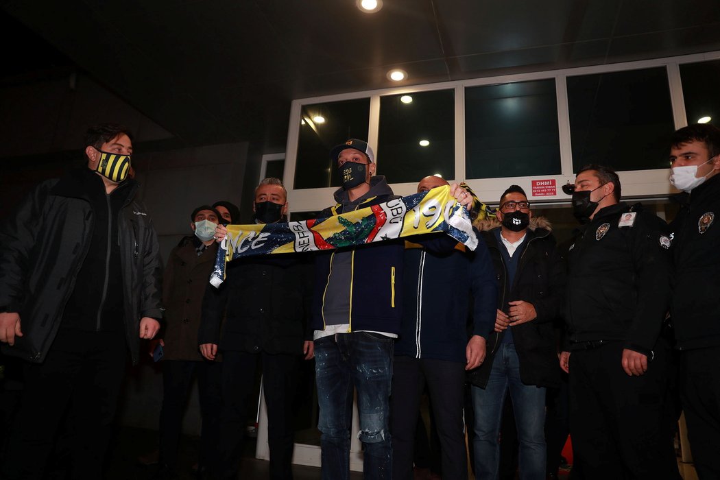 Mesut Özil už jedná v Istanbulu s Fenerbahce