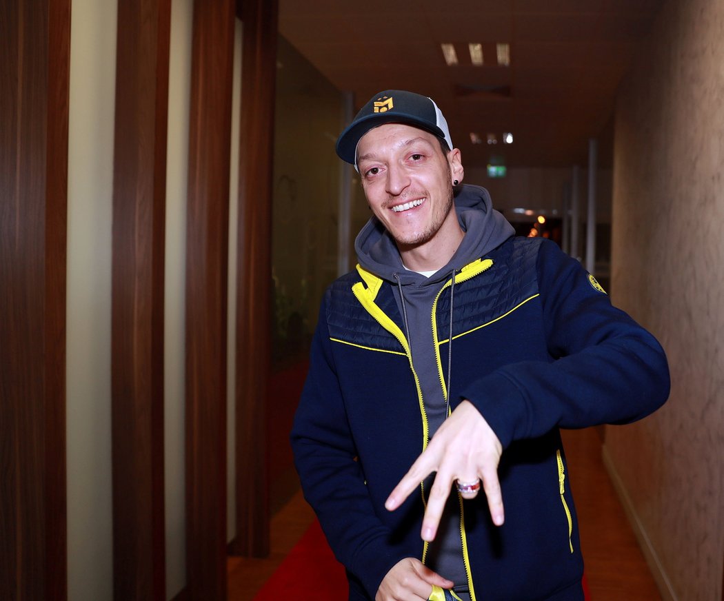 Özil řekl, že je fanouškem Fenerbahce