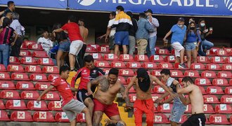Tresty za bitku fanoušků v Mexiku: rok zavřený stadion, milionová pokuta