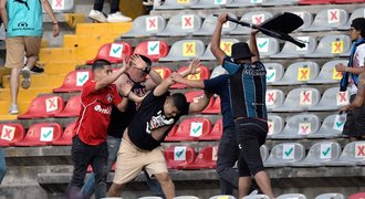 Brutální bitka na fotbale v Mexiku. Web hlásí 17 mrtvých, úřady žádné
