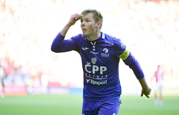 Projekt potřetí, dvakrát Hlavatý v Pardubicích uspěl. Teď ho čeká nejtěžší fuška Projekt potřetí, dvakrát Hlavatý v Pardubicích uspěl. Teď ho čeká nejtěžší fuška