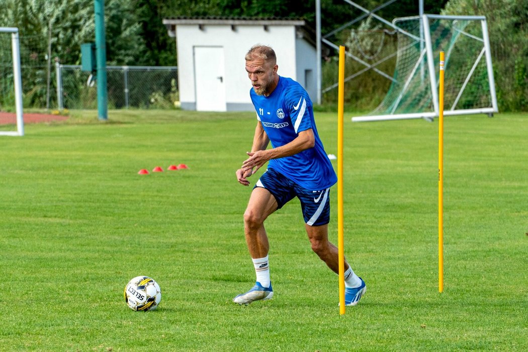 Útočník Mick van Buren na prvním tréninku Slovanu Liberec