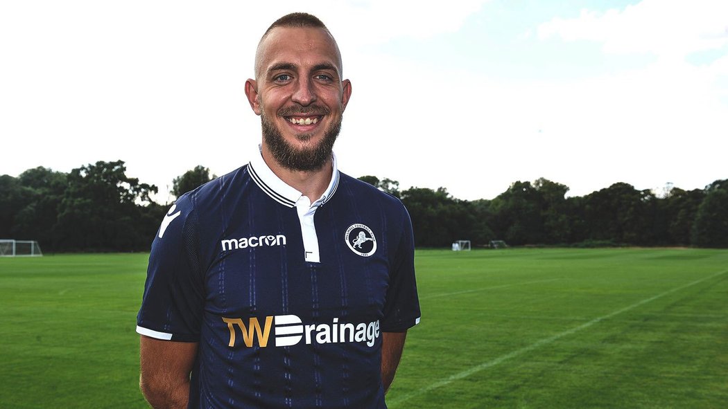 Skalák hraje za druholigový Millwall.