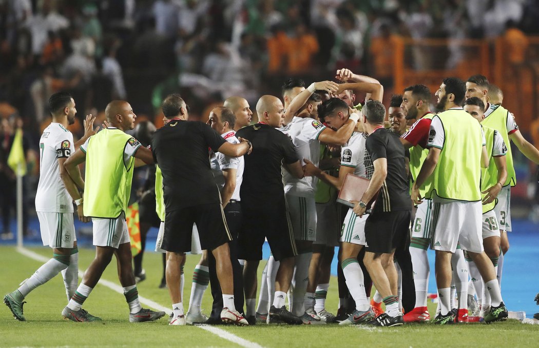 Alžírské oslavy brzkého gólu