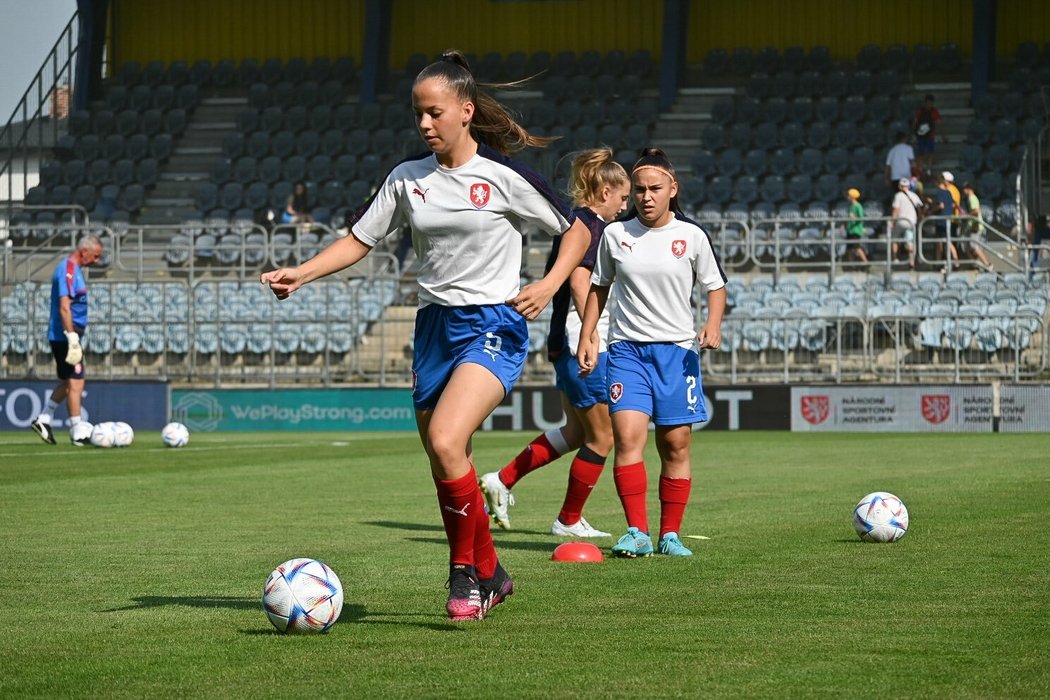 Příprava českých fotbalistek do 19 let před zápasem proti Španělsku