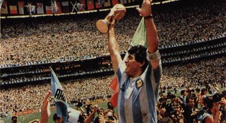 Maradona slaví padesátiny: Půlstoletí s hvězdou