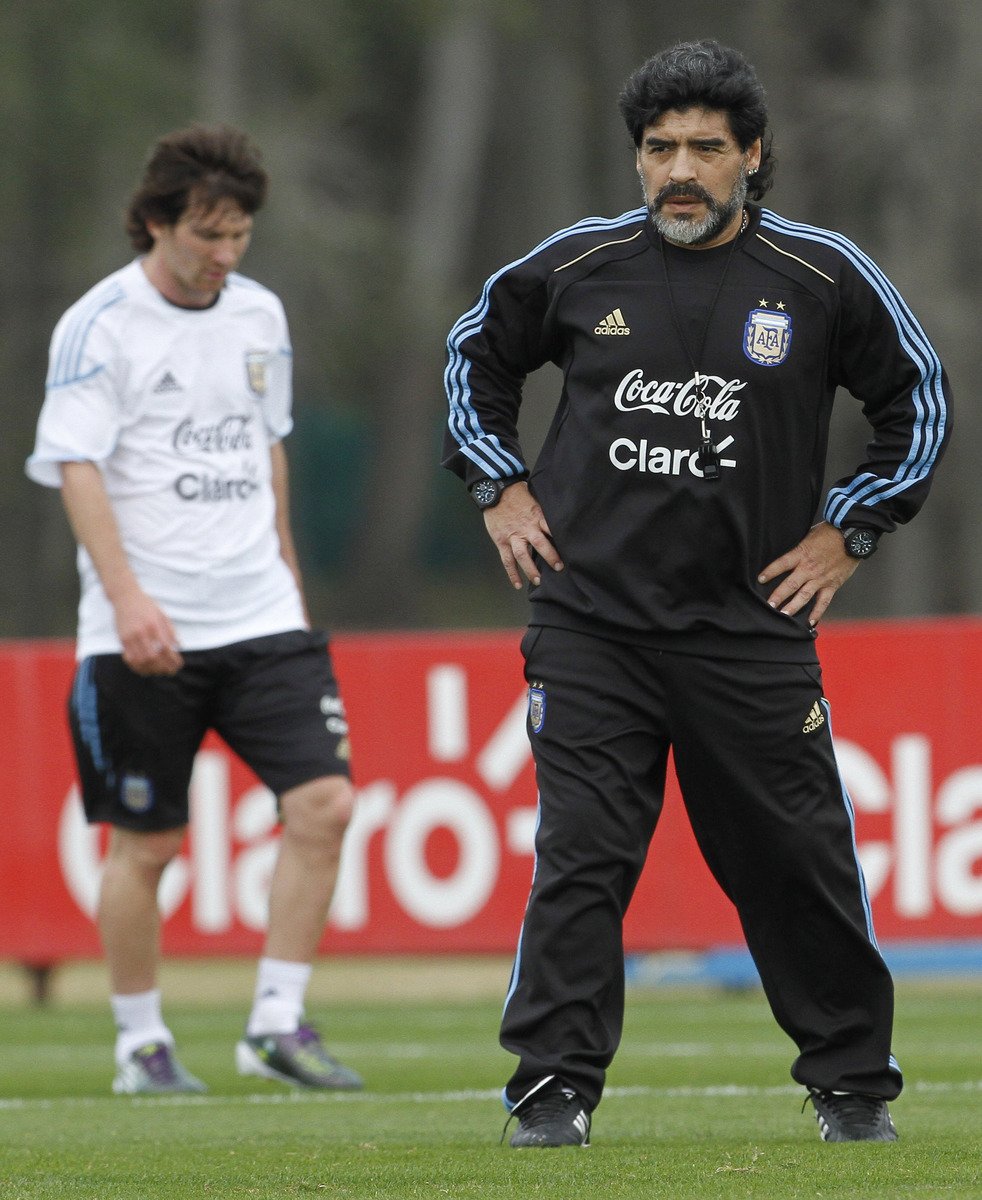 Diego Maradona a Messi na tréninku argentinské reprezentace